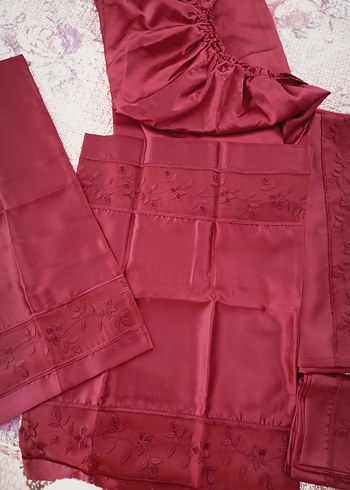 Bordo Nakışlı Parlak Nevresim Takımı Çift Kişilik - Görsel 2