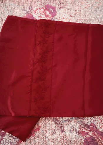 Bordo Nakışlı Parlak Nevresim Takımı Çift Kişilik - Görsel 7