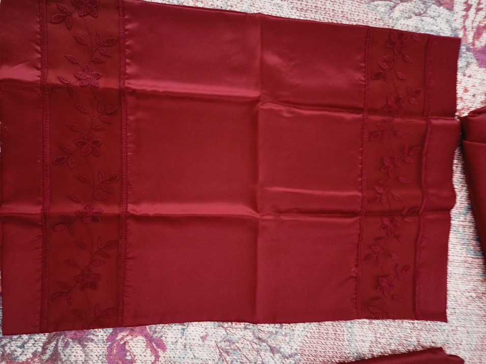 Bordo Nakışlı Parlak Nevresim Takımı Çift Kişilik - Görsel 5