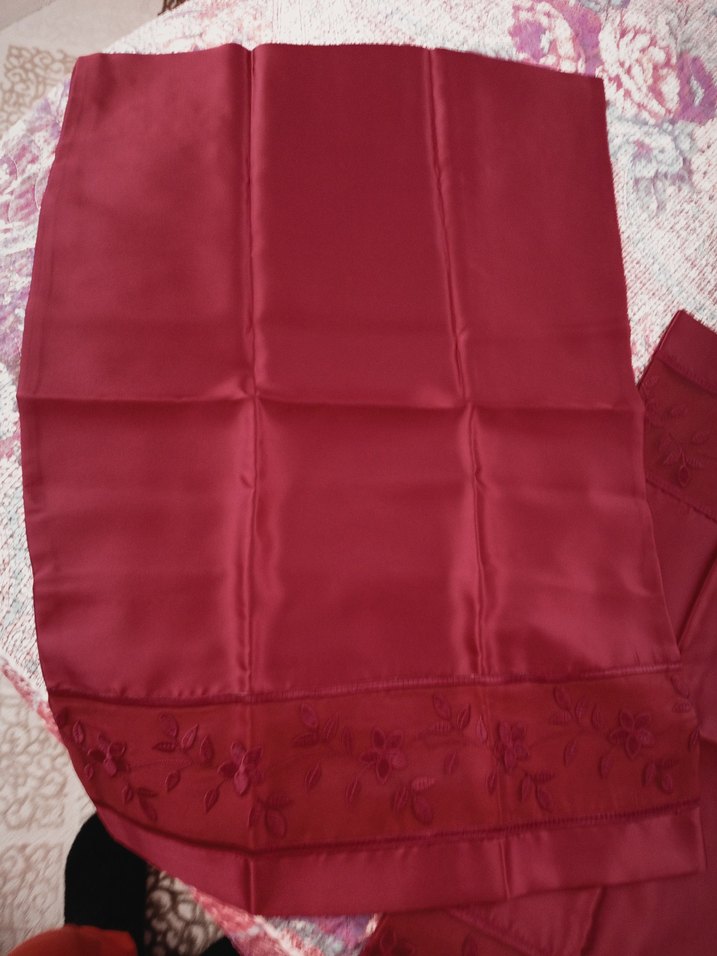 Bordo Nakışlı Parlak Nevresim Takımı Çift Kişilik - Görsel 3