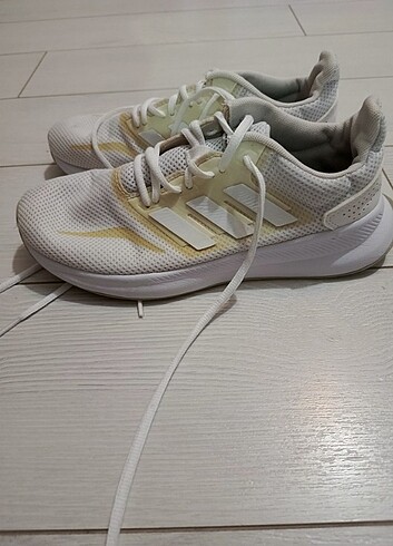 36,5 Beden Adidas ayakkabı