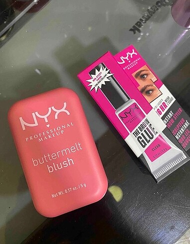 Nyx ikili