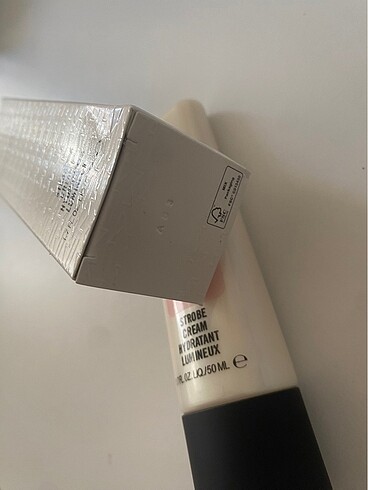 MAC Mac strobe krem