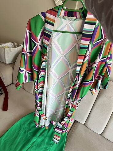 Kimono ve etek kombini