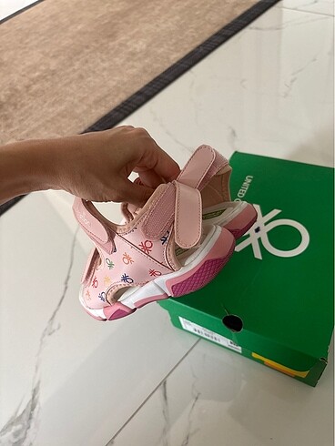 27 Beden Benetton sandalet