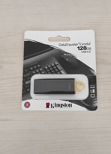 KINGSTON 128 GB USB