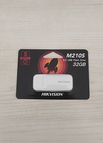 HIKVISION 32 GB USB