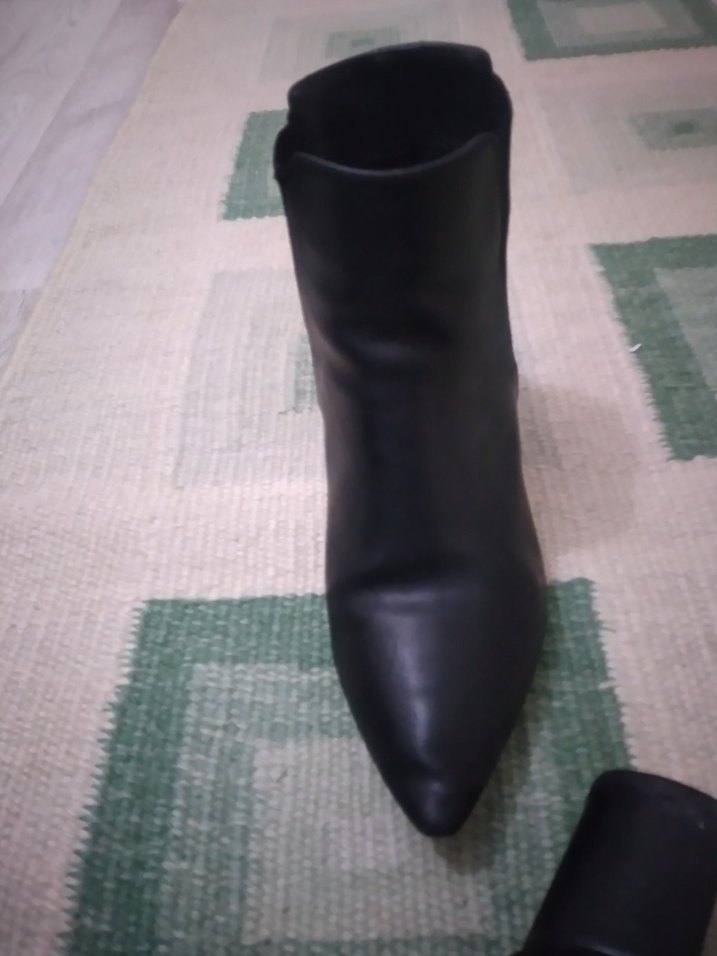 Kadın Siyah Deri Topuklu Bot - Görsel 3