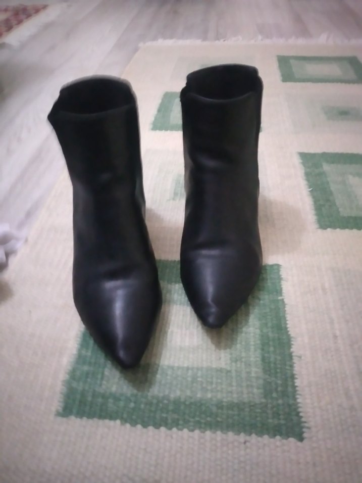Kadın Siyah Deri Topuklu Bot - Görsel 5