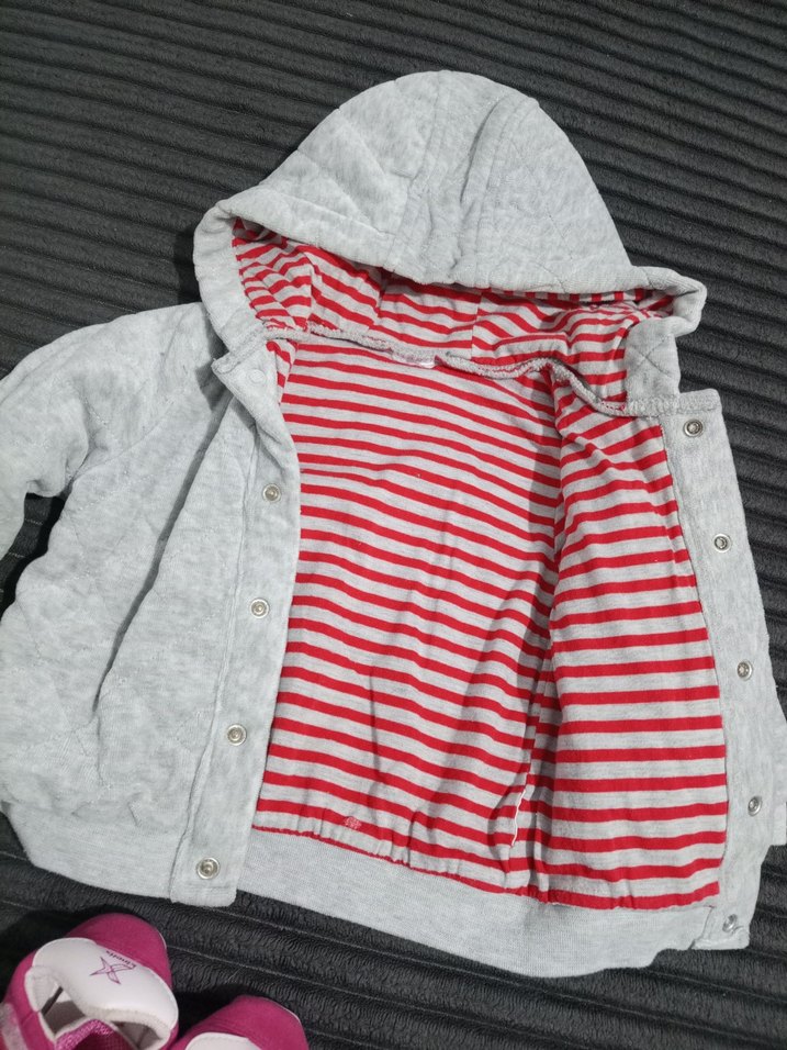 Gri Kapüşonlu Uzun Kollu Bebek Kız Takımı - Görsel 2