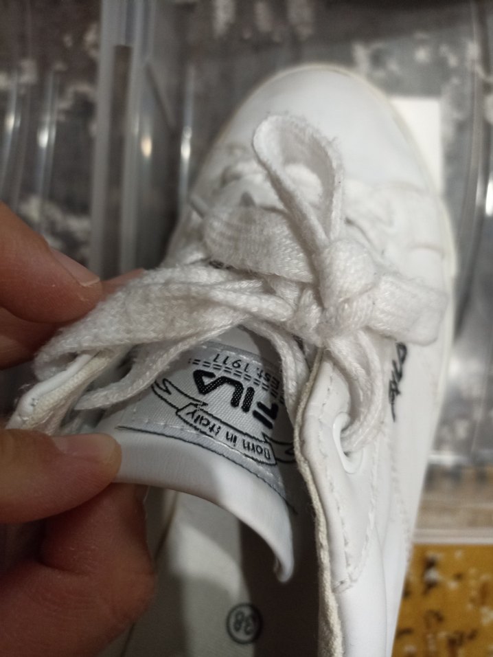 Siyah Detaylı Beyaz Kadın Spor Ayakkabı - Görsel 3