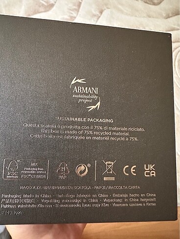  Beden Emprio armani saat kutusu