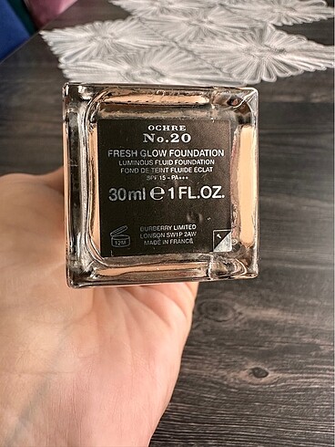  Beden Burberry fondöten