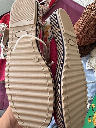 Üç çift ayakkabı - Görsel 8