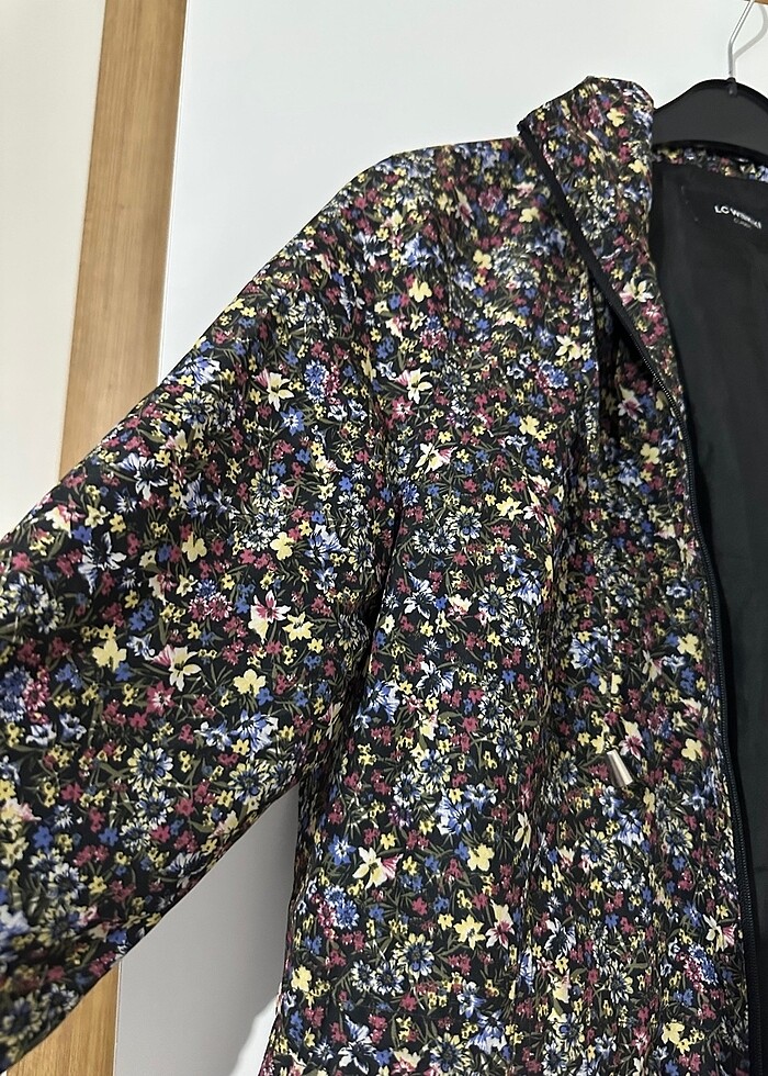 LCW yağmurluk - Görsel 2