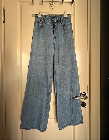 Wide Leg Jean