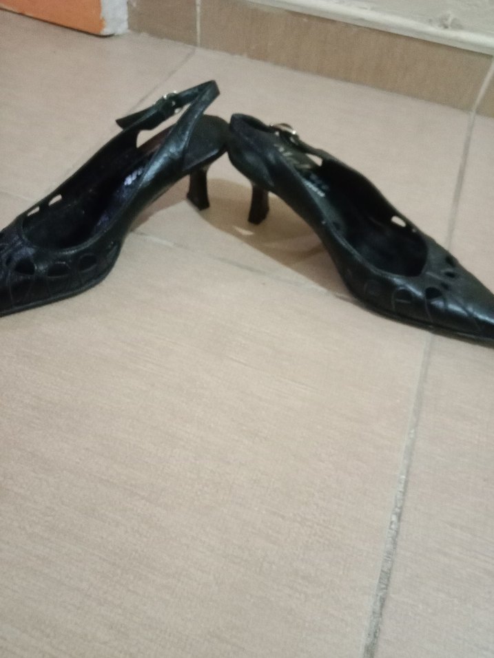 Tokalı Siyah Stiletto Topuklu Kadın Ayakkabı - Görsel 3