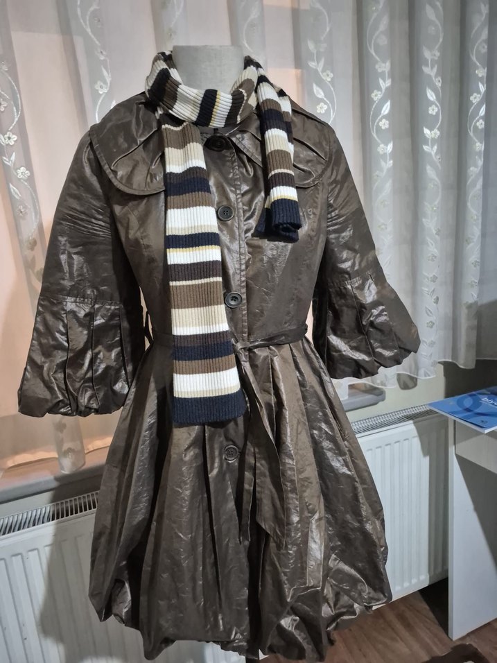 Kahverengi Midi Kadın Trençkot, Düğmeli ve Gevşek Kesim - Görsel 4