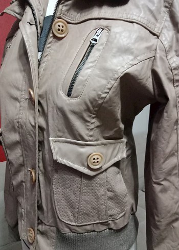 Düğmeli Bej Suni Deri Kadın Ceket - Görsel 3