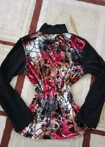 Çiçek Desenli Uzun Kollu Dantelli Kadife Bluz - Görsel 7