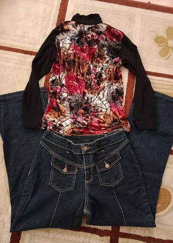 Çiçek Desenli Uzun Kollu Dantelli Kadife Bluz - Görsel 2