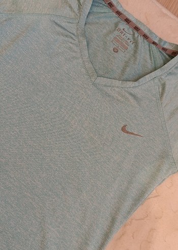 m Beden turkuaz Renk Nike Tişört