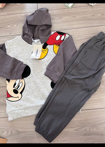 Mickey Baskılı Kapüşonlu Erkek Bebek Takımı