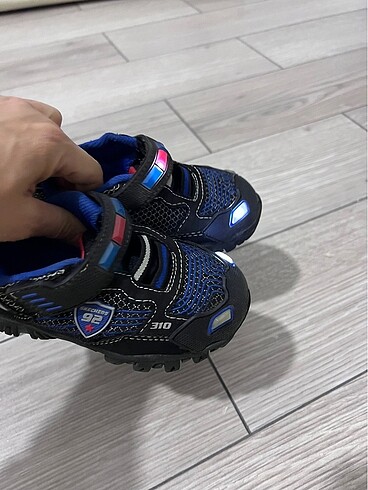 24 Beden Skechers