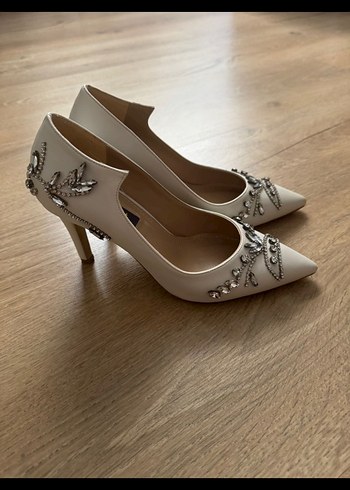 DERİNET İnci İşlemeli Beyaz Topuklu Kadın Ayakkabı - Görsel 2