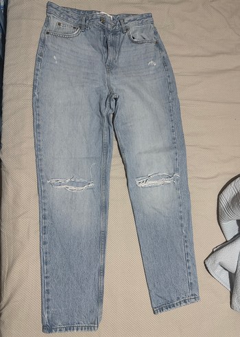 Gri Yırtık Detaylı Salaş Denim Kadın Pantolon