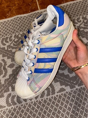 Orjinal adidas