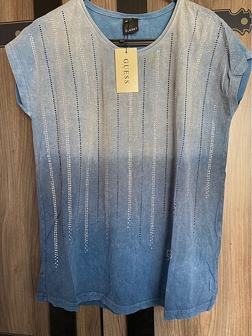 GUESS kadın Tshirt