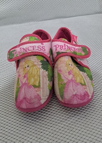 Gezer Kız Çocuk Pembe Kaydırmaz Terlik