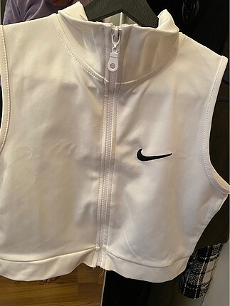Nike crop