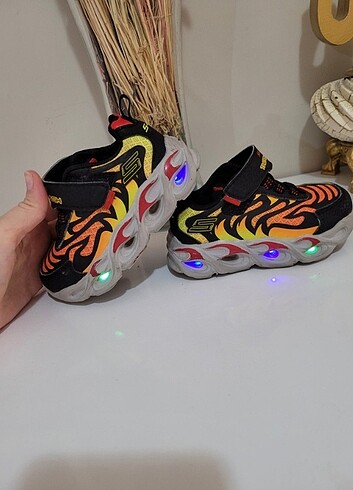 22 Beden siyah Renk Skechers 22 numara original ışıklı