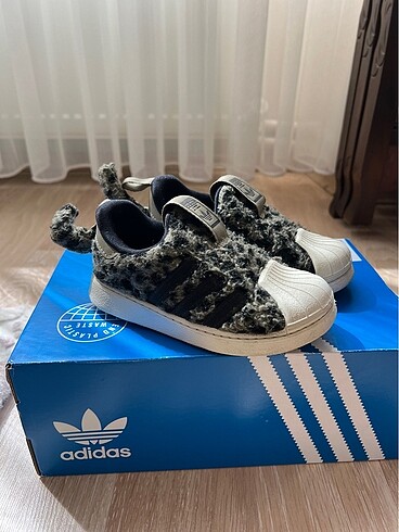 Adidas spor ayakkabı