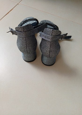 Kız çocuk, 33 numara gri simli parlak özel gün Topuklu Ayakkabı - Görsel 3