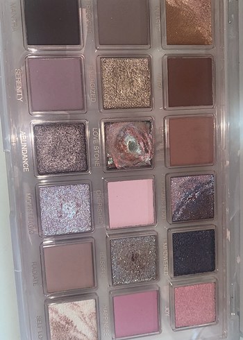 Huda Beauty Rose Quartz Göz Farı Paleti - Görsel 4