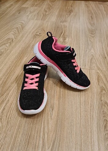 SKECHERS SPOR AYAKKABI 35 NUMARA