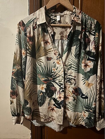 H&M desenli gömlek
