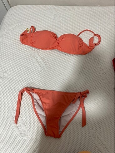 temiz giyilmemiş bikini
