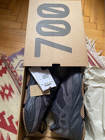 Adidas Adidas Yeezy 700 Utility Black