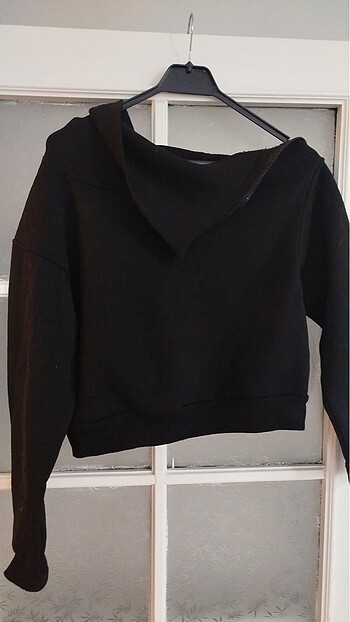 Omzu açık sweat