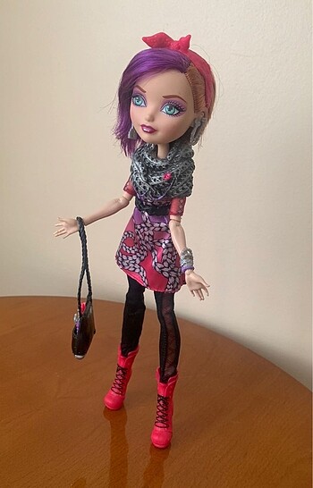  Beden Ever After High Poppy O?Hair
