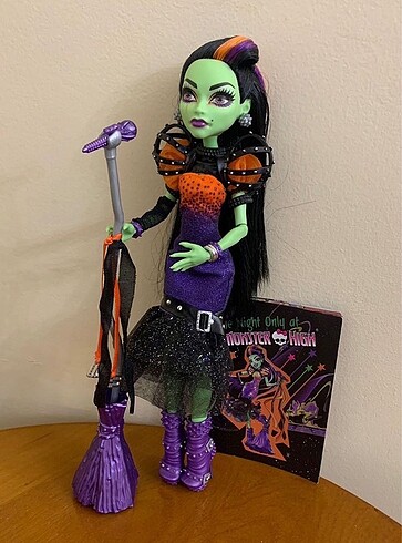 Monster High Casta Fierce Signature