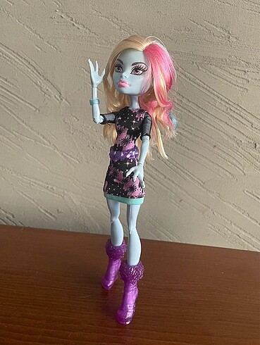  Beden Monster High Abbey