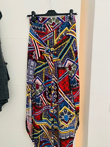 Yan yırtmaçlı pantalon