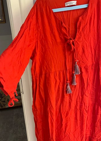 Püsküllü Kırmızı Uzun Keten Elbise - Görsel 5