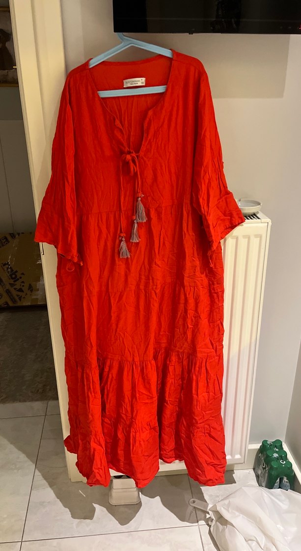 Püsküllü Kırmızı Uzun Keten Elbise - Görsel 3