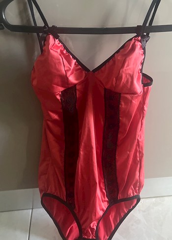 Dantelli Kırmızı Straplez Büstiyer - Görsel 2